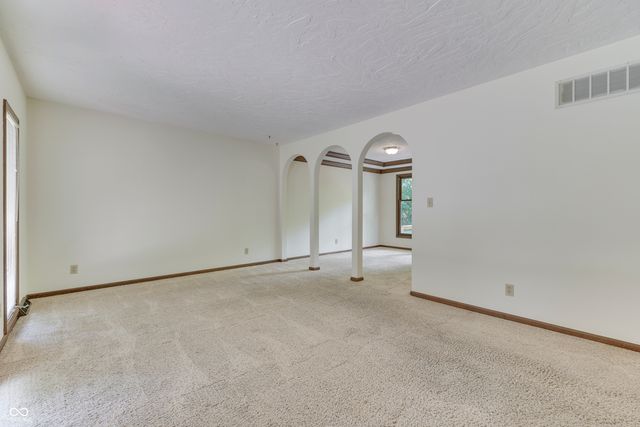 6843 Glacier Drive, Indianapolis, IN 46217