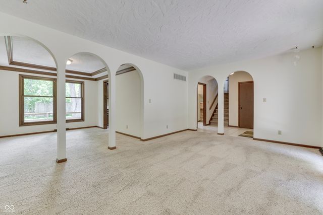 6843 Glacier Drive, Indianapolis, IN 46217
