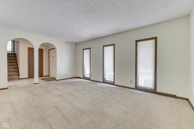 6843 Glacier Drive, Indianapolis, IN 46217
