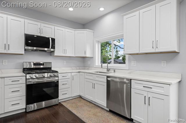 1410 Beachland Boulevard, Waterford, MI 48328