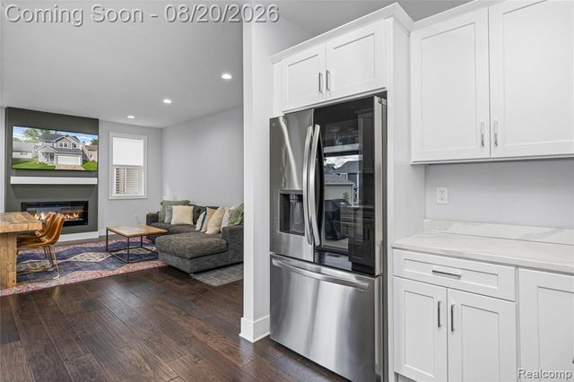 1410 Beachland Boulevard, Waterford, MI 48328