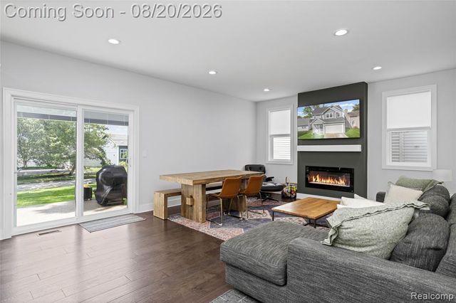 1410 Beachland Boulevard, Waterford, MI 48328