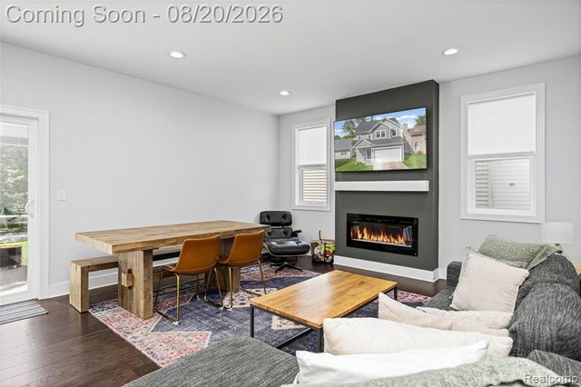 1410 Beachland Boulevard, Waterford, MI 48328