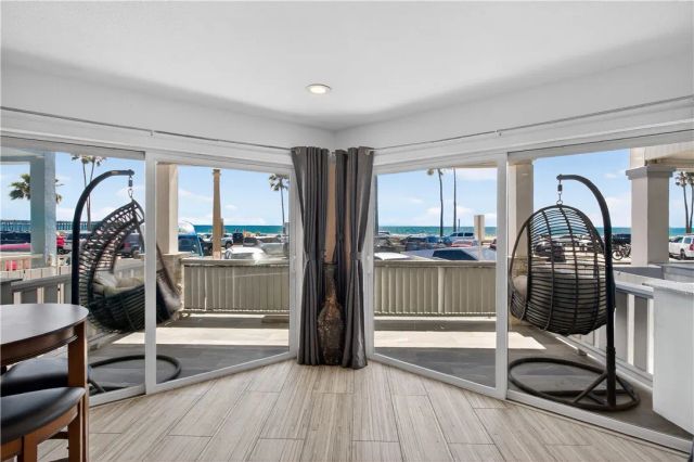 2212 W Oceanfront, Newport Beach, CA 92663