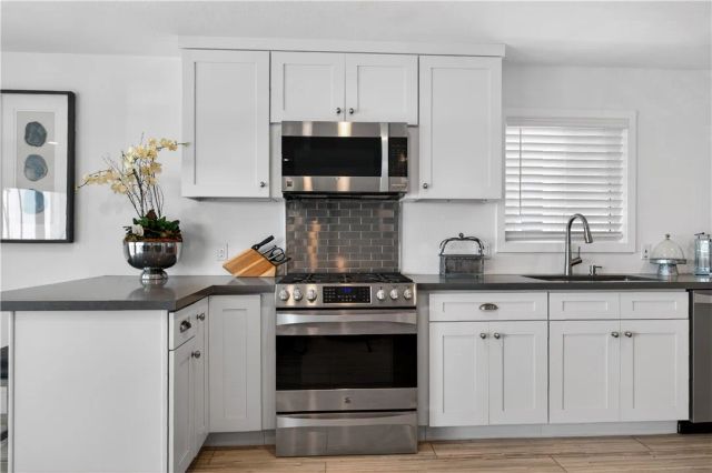 2212 W Oceanfront, Newport Beach, CA 92663