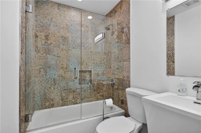 2212 W Oceanfront, Newport Beach, CA 92663