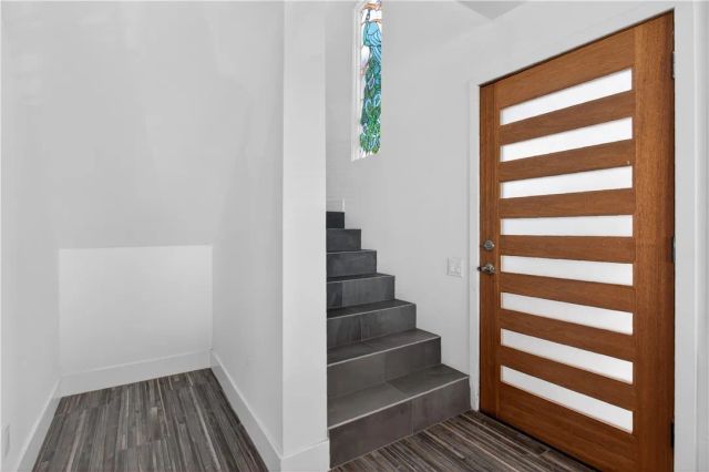2212 W Oceanfront, Newport Beach, CA 92663