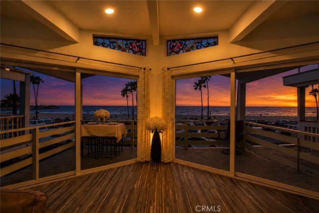 2212 W Oceanfront, Newport Beach, CA 92663