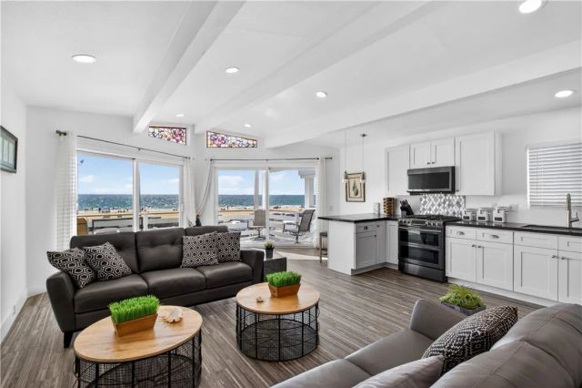 2212 W Oceanfront, Newport Beach, CA 92663