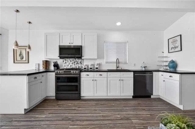 2212 W Oceanfront, Newport Beach, CA 92663