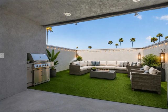 2212 W Oceanfront, Newport Beach, CA 92663