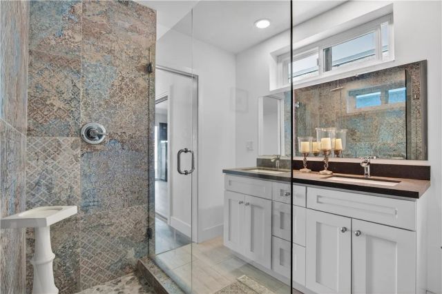 2212 W Oceanfront, Newport Beach, CA 92663