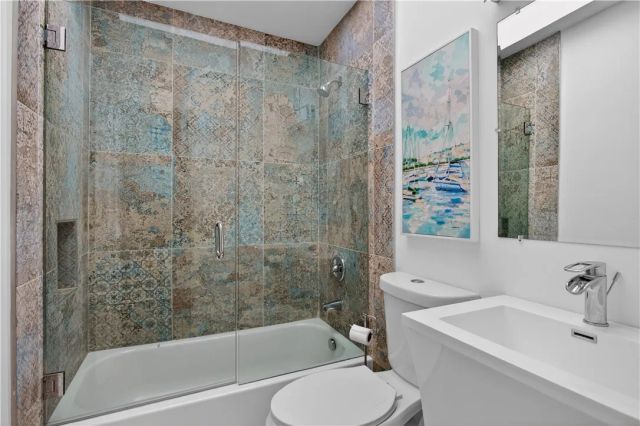 2212 W Oceanfront, Newport Beach, CA 92663