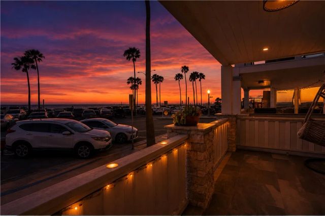 2212 W Oceanfront, Newport Beach, CA 92663