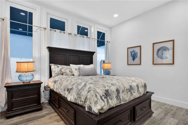 2212 W Oceanfront, Newport Beach, CA 92663