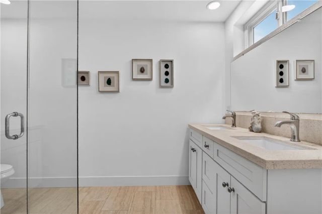 2212 W Oceanfront, Newport Beach, CA 92663