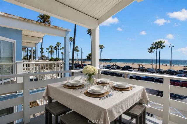 2212 W Oceanfront, Newport Beach, CA 92663