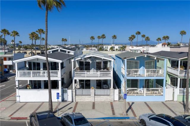 2212 W Oceanfront, Newport Beach, CA 92663