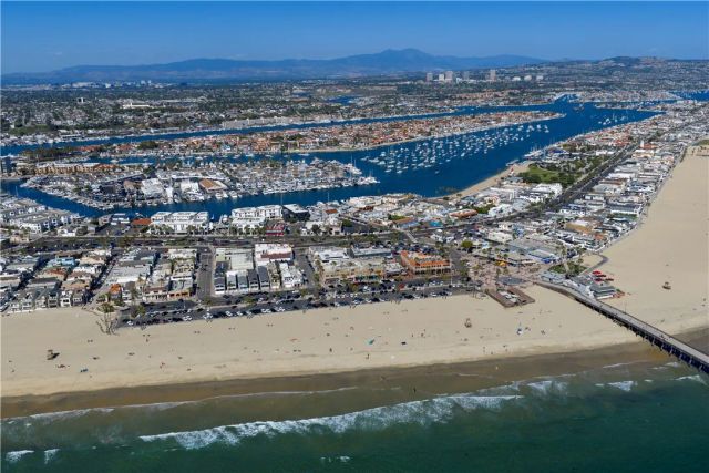 2212 W Oceanfront, Newport Beach, CA 92663