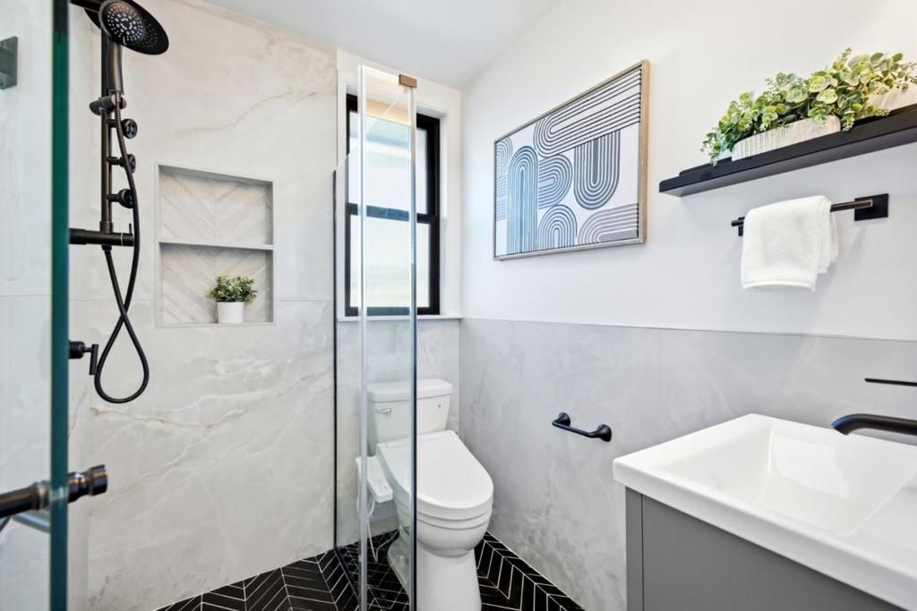 Image 26 of property listing at 697 Vanessa Drive, San Mateo, CA 94402