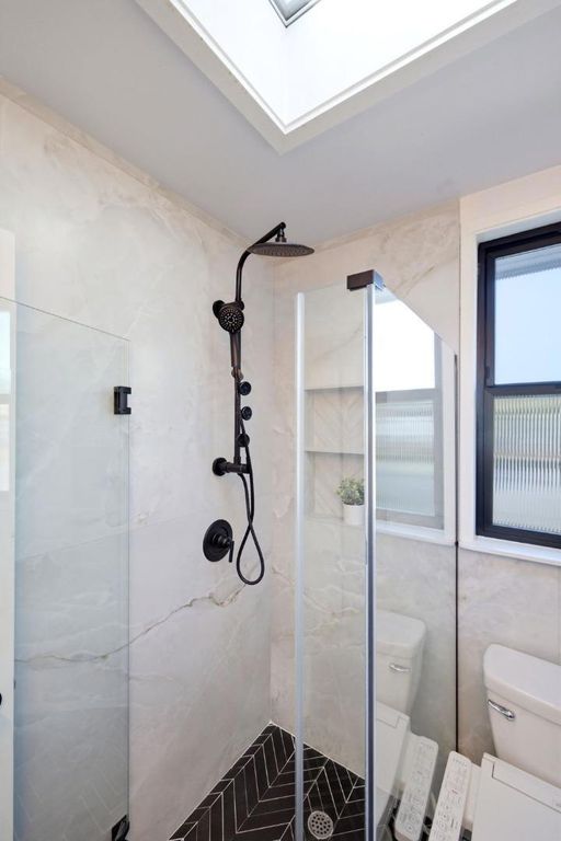 Image 27 of property listing at 697 Vanessa Drive, San Mateo, CA 94402