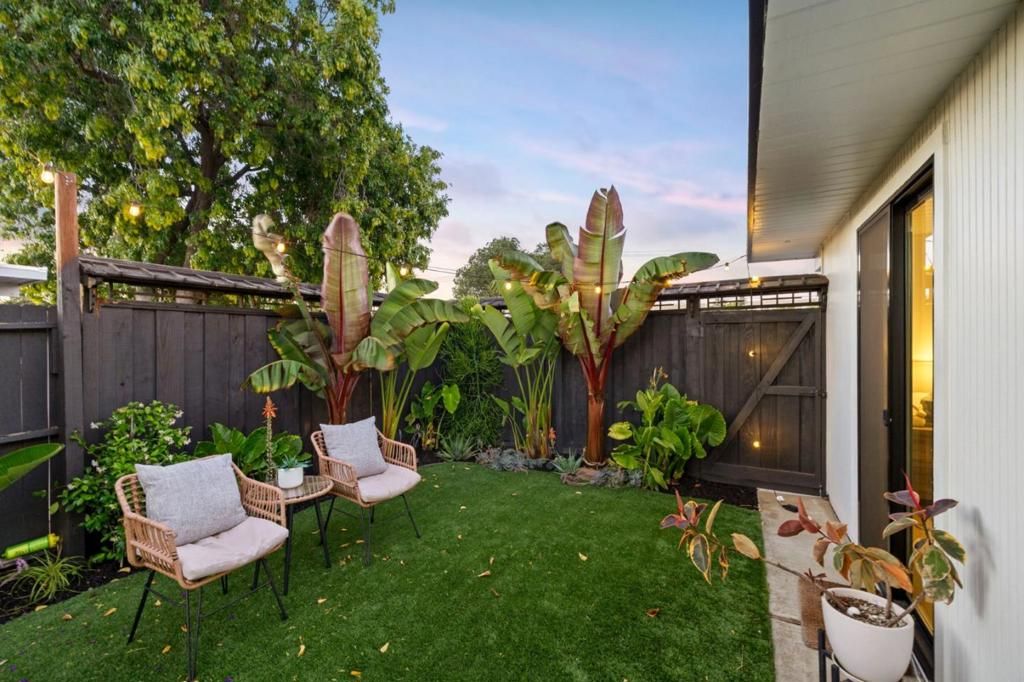 Image 39 of property listing at 697 Vanessa Drive, San Mateo, CA 94402