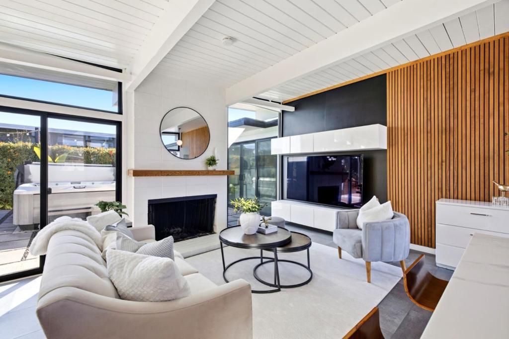 Image 7 of property listing at 697 Vanessa Drive, San Mateo, CA 94402