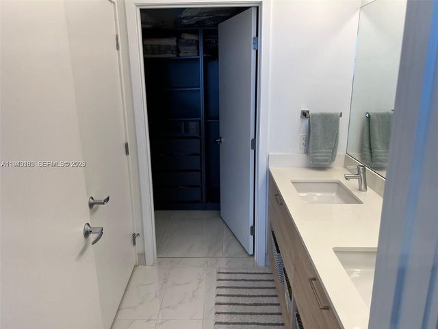 16385 Biscayne Blvd 2017, North Miami Beach, FL 33160