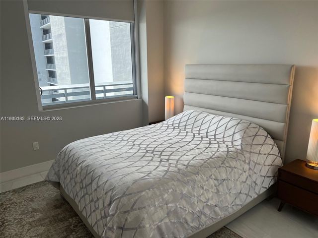 16385 Biscayne Blvd 2017, North Miami Beach, FL 33160