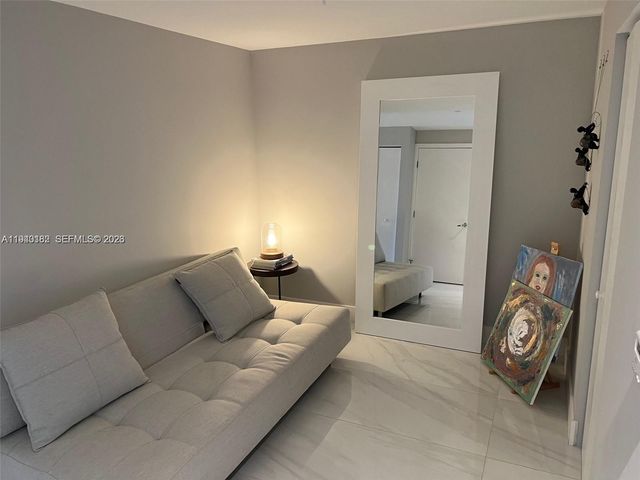 16385 Biscayne Blvd 2017, North Miami Beach, FL 33160