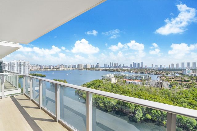 16385 Biscayne Blvd 2017, North Miami Beach, FL 33160