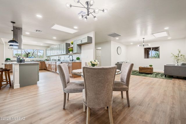 6821 E Nasumpta Drive, Tucson, AZ 85715