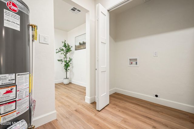 6821 E Nasumpta Drive, Tucson, AZ 85715