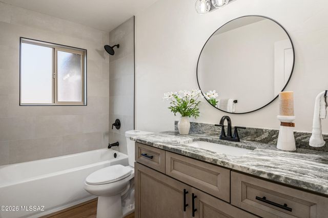 6821 E Nasumpta Drive, Tucson, AZ 85715