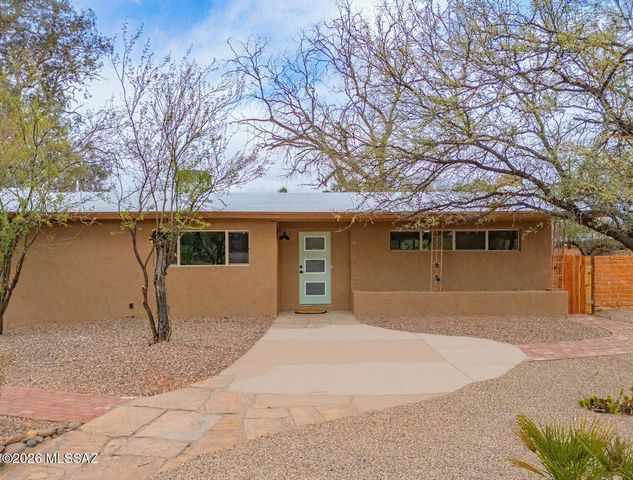 6821 E Nasumpta Drive, Tucson, AZ 85715