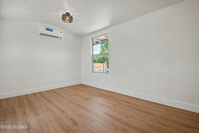 6821 E Nasumpta Drive, Tucson, AZ 85715