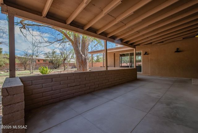 6821 E Nasumpta Drive, Tucson, AZ 85715