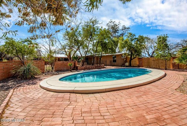 6821 E Nasumpta Drive, Tucson, AZ 85715