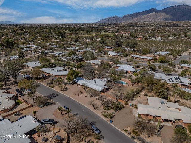 6821 E Nasumpta Drive, Tucson, AZ 85715