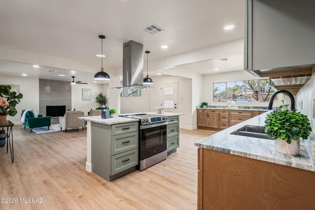 6821 E Nasumpta Drive, Tucson, AZ 85715