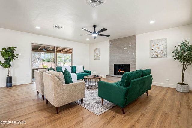 6821 E Nasumpta Drive, Tucson, AZ 85715