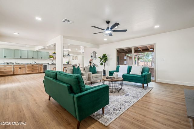 6821 E Nasumpta Drive, Tucson, AZ 85715