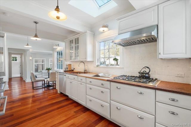 27 Huntington Avenue, Scarsdale, NY 10583