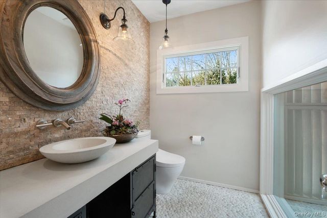 27 Huntington Avenue, Scarsdale, NY 10583