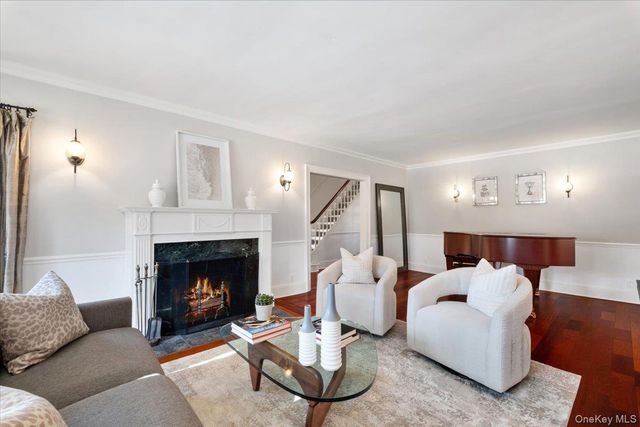 27 Huntington Avenue, Scarsdale, NY 10583