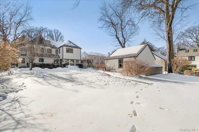 27 Huntington Avenue, Scarsdale, NY 10583