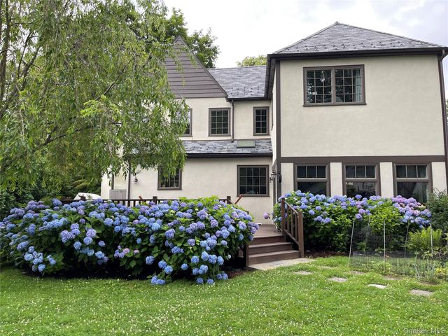 27 Huntington Avenue, Scarsdale, NY 10583