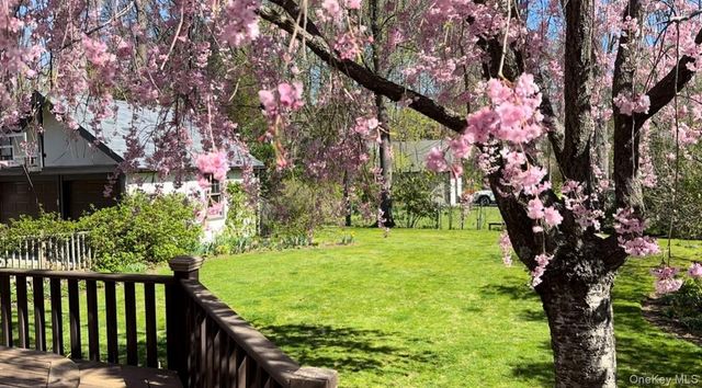 27 Huntington Avenue, Scarsdale, NY 10583