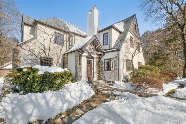 27 Huntington Avenue, Scarsdale, NY 10583