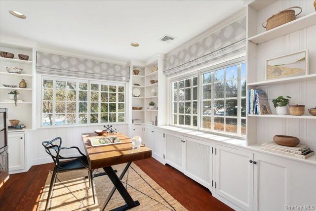 27 Huntington Avenue, Scarsdale, NY 10583